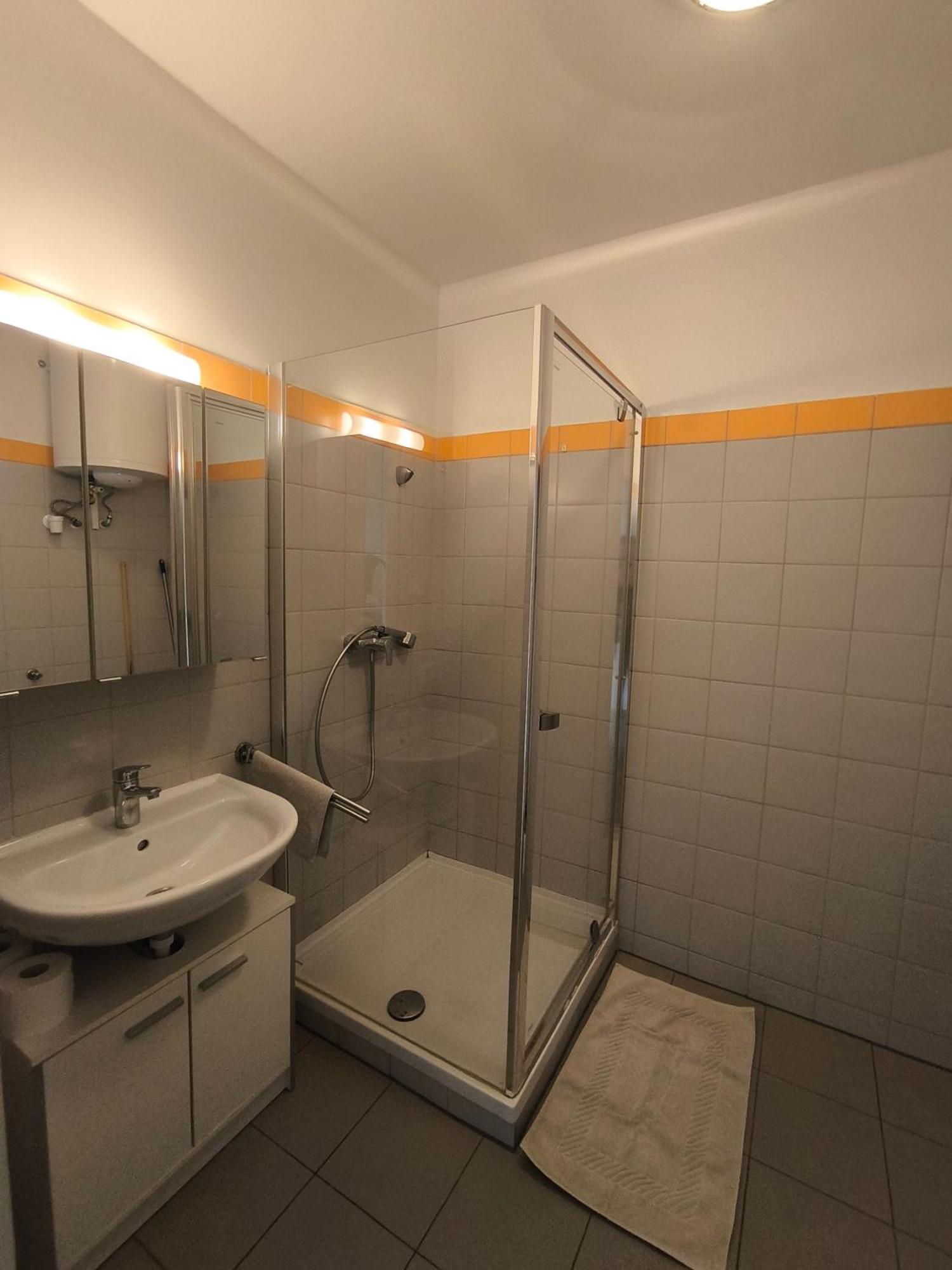 Schlafplatzl Hotel Marchtrenk Bagian luar foto