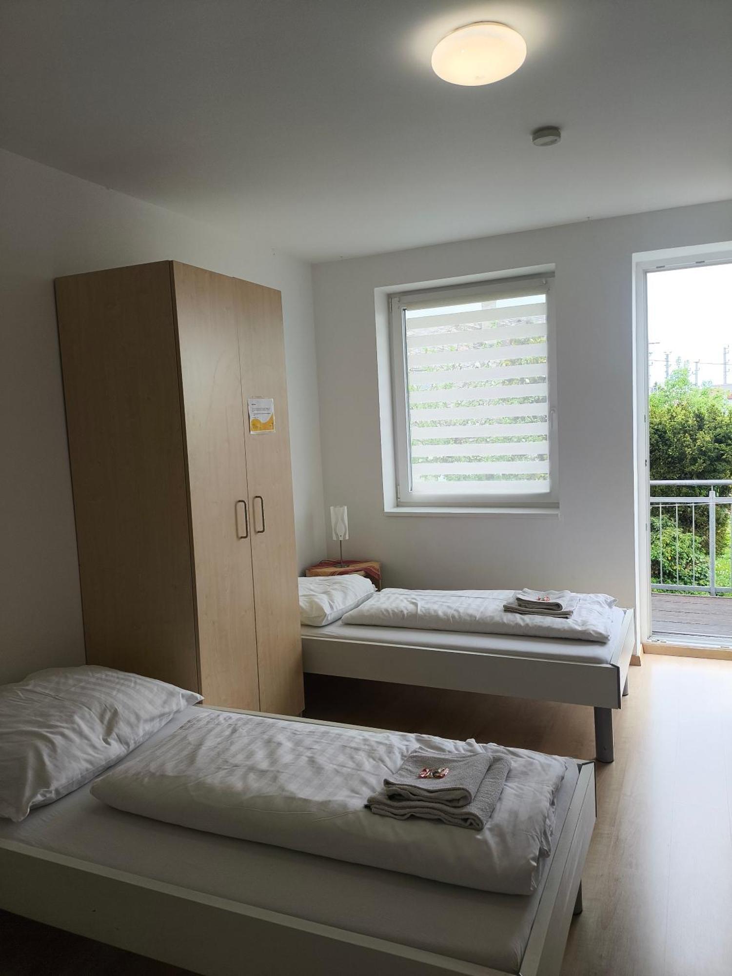 Schlafplatzl Hotel Marchtrenk Bagian luar foto