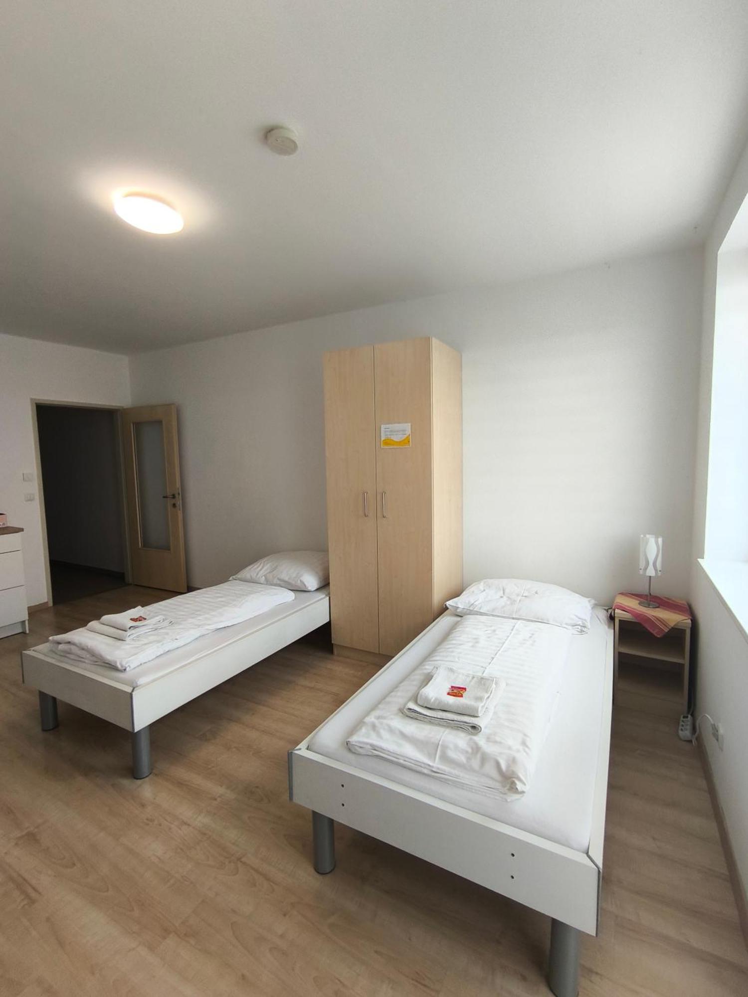 Schlafplatzl Hotel Marchtrenk Bagian luar foto