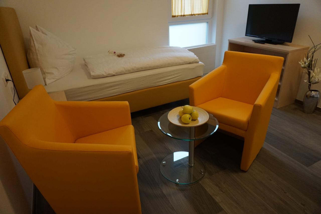 Schlafplatzl Hotel Marchtrenk Bagian luar foto