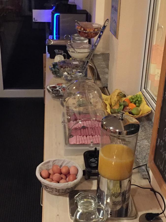 Schlafplatzl Hotel Marchtrenk Bagian luar foto